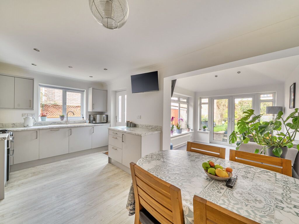 Property photo 2 of 22 1429274-10-69B2Bd...