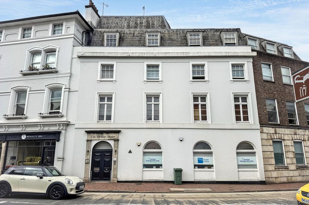 Property photo 1 of 5 Unit 3, Pantiles House, 2 Nevill Street, Tunbridge Wells, Kent Tn2 5Tt
