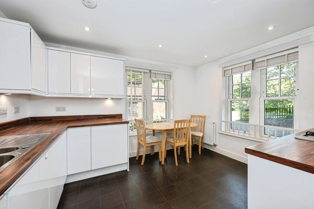 Property photo 2 of 16 Pbox-Img.Jpg