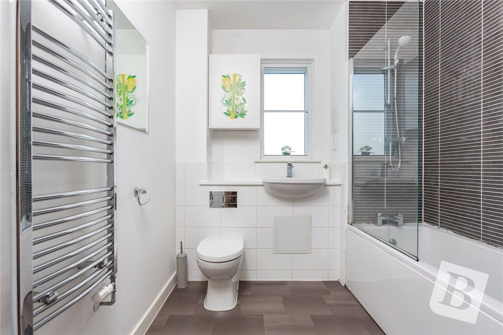 Additional image 9 of 2 bed flat for saleLees Court, 53 Royal Anglian Way, Dagenham RM8