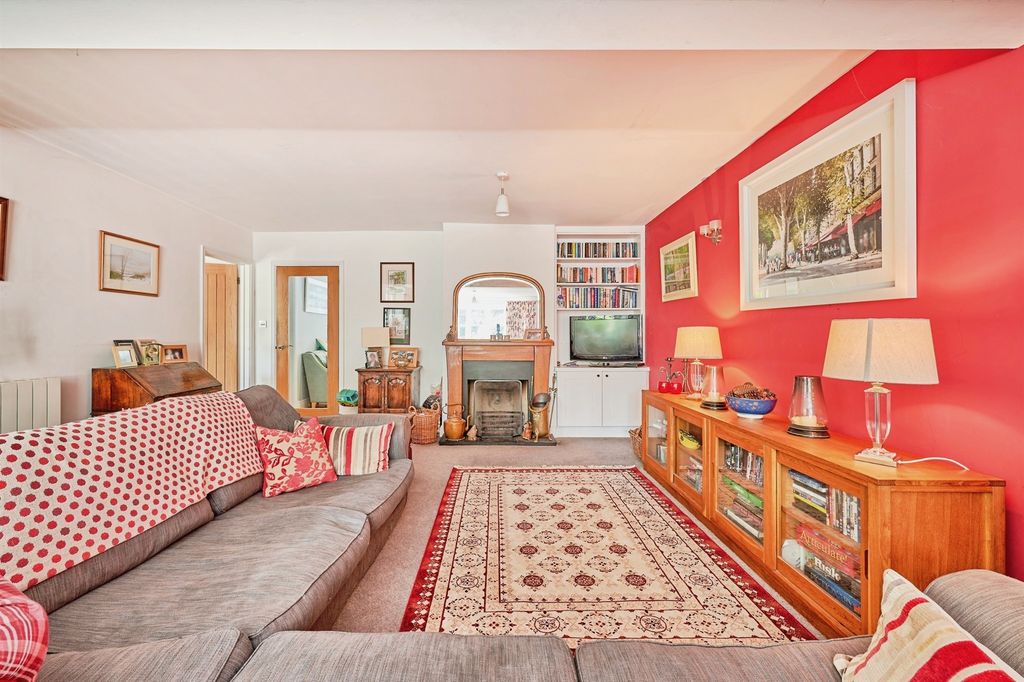 Property photo 2 of 22