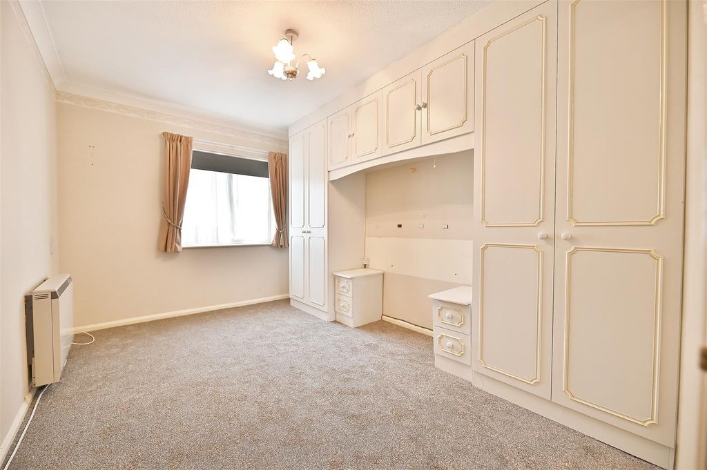 Property photo 3 of 9 Fitted Bedroom