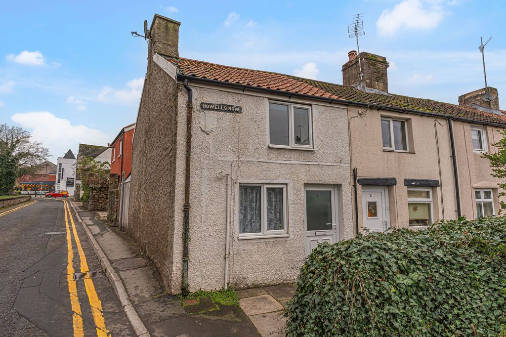 Property photo 2 of 17