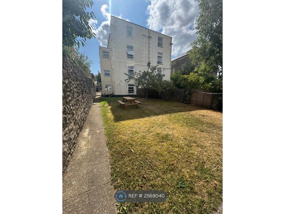 Property photo 2 of 8