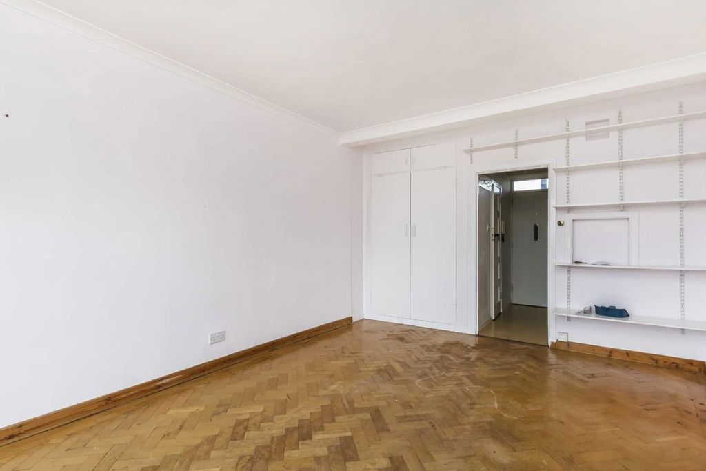 Property photo 3 of 4