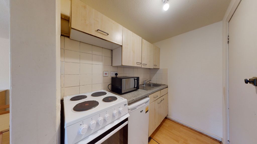 Property photo 2 of 10 Kitchen