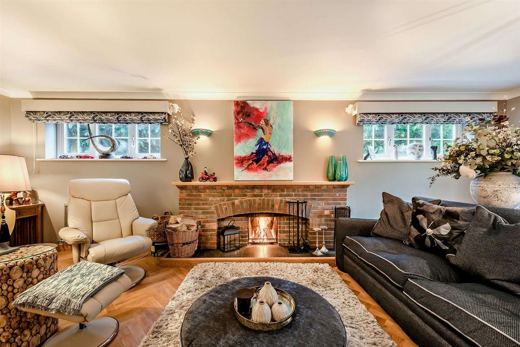 Property photo 3 of 36 Sitting Room