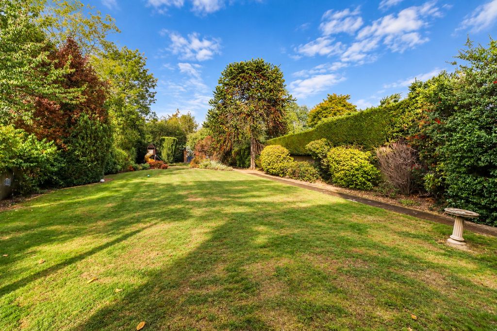 Property photo 3 of 35