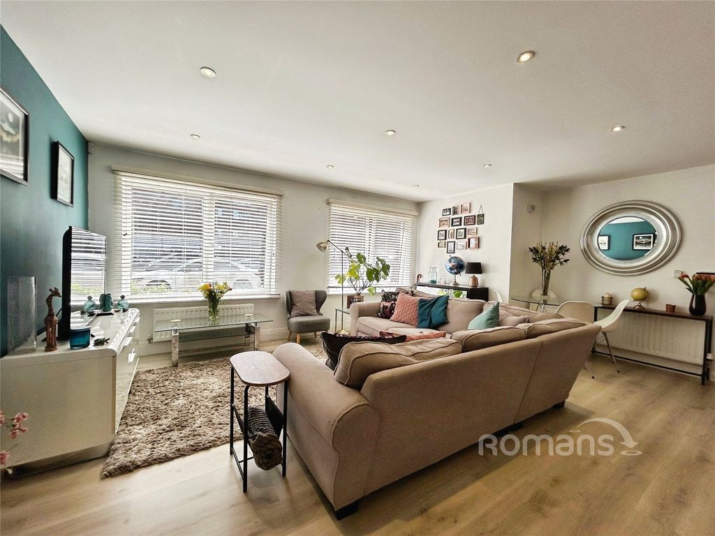 Property photo 1 of 14 Picture No. 12