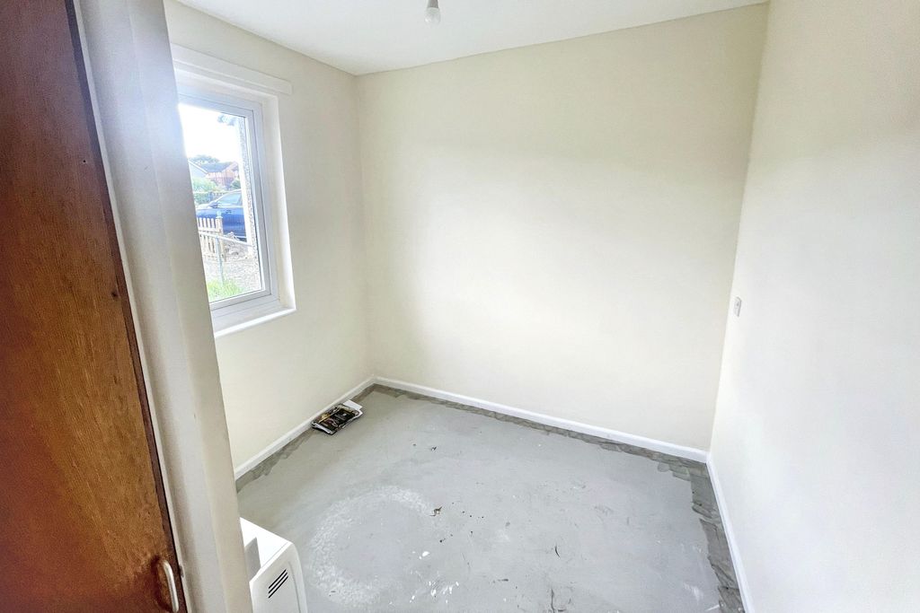 Property photo 3 of 14 107 Parklands, Malmesbury, Wiltshire, Sn16 0Ql