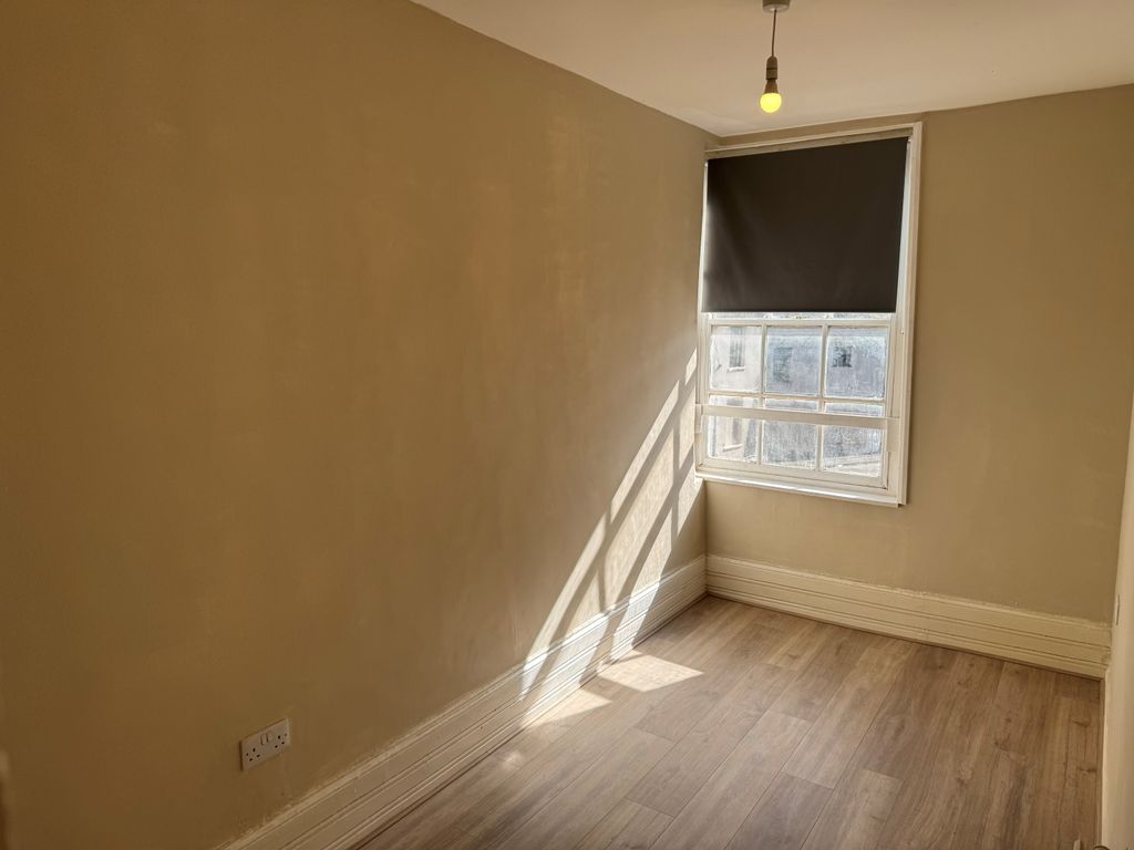 Property photo 3 of 4 Bedroom