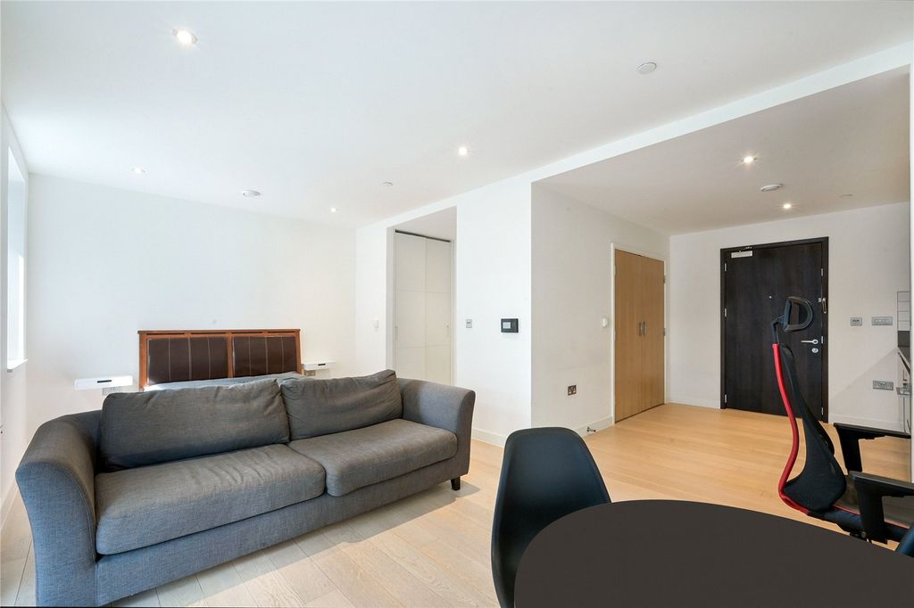 Property photo 1 of 9 Living Area