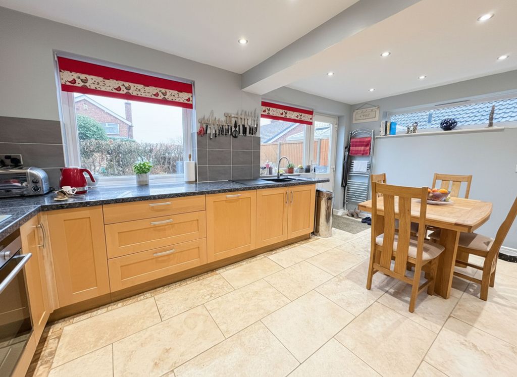 Property photo 3 of 13 Kitchen