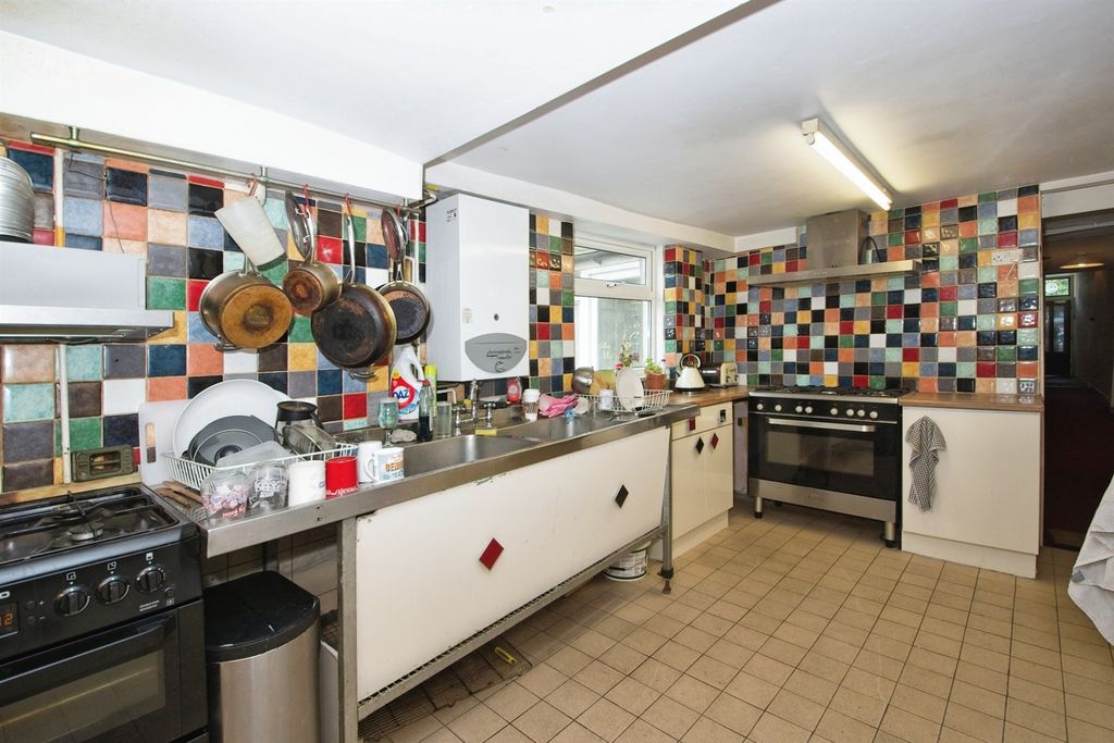 Property photo 3 of 19