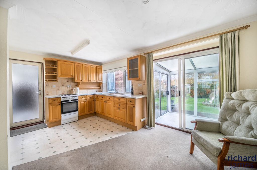 Property photo 2 of 13 F2499E94Ab284Ddba3d37Ed2Dedc1154