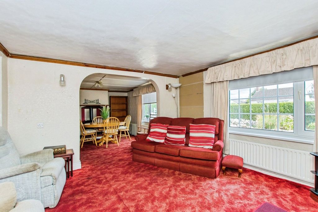 Property photo 3 of 17 Photo