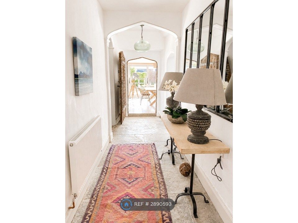 Property photo 2 of 26 Entrance Hall