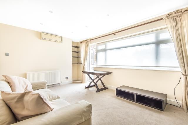 Property photo 2 of 10 Internal View