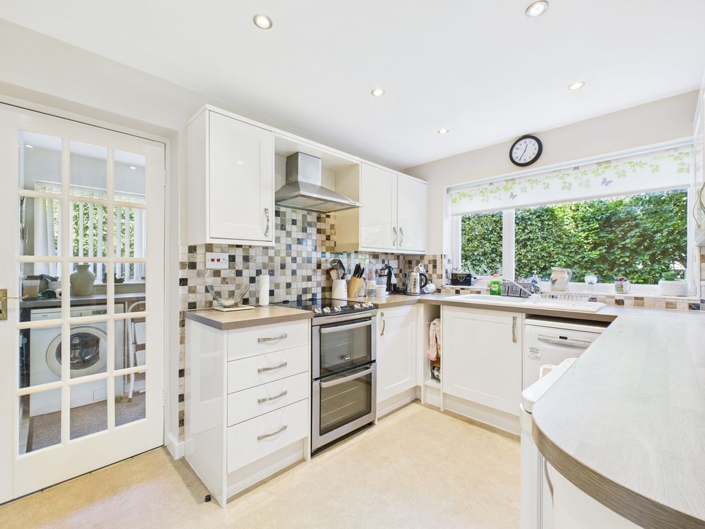 Property photo 2 of 14 Kitchen