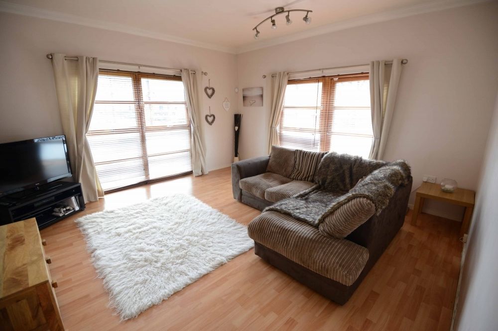 Property photo 1 of 6 Lounge