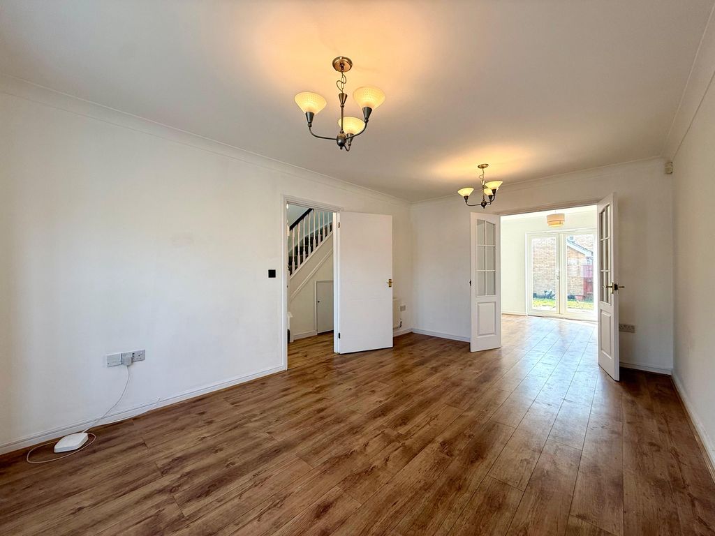 Property photo 3 of 23