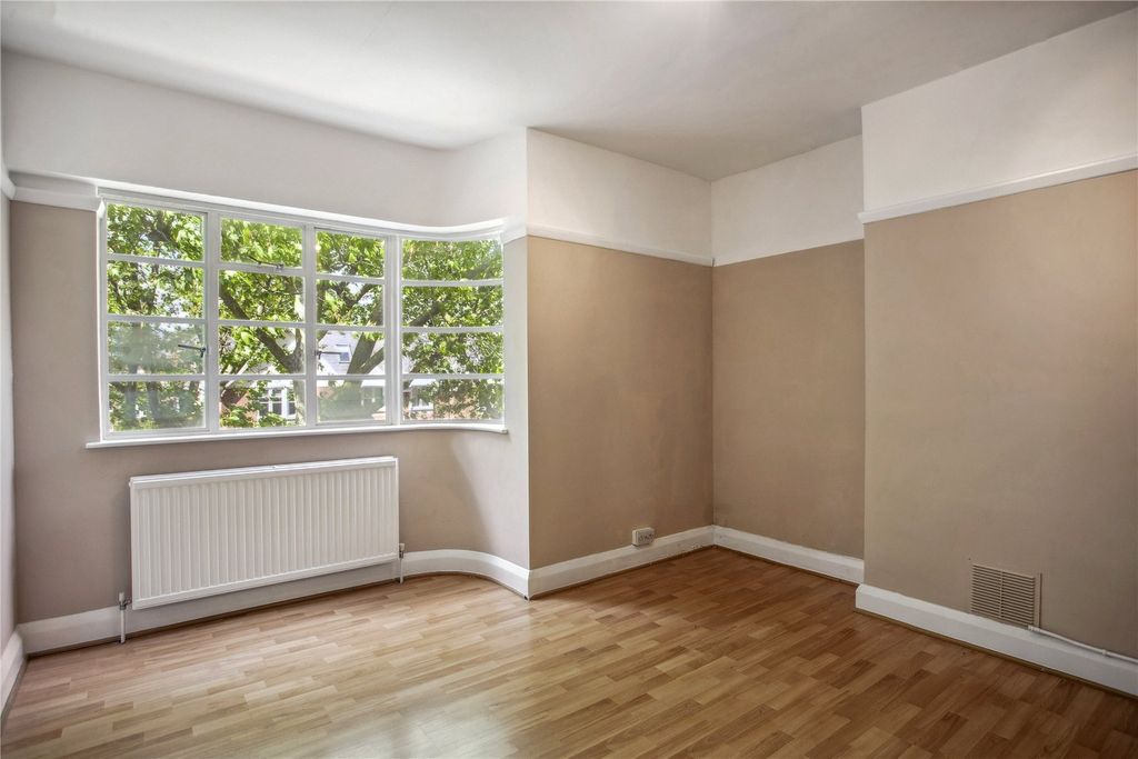 Property photo 3 of 15 Reception