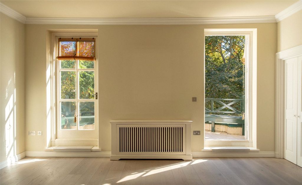 Property photo 2 of 7 Reception