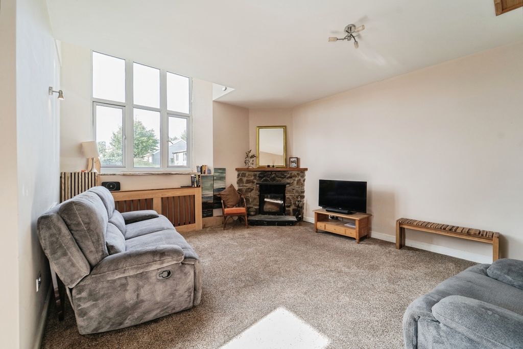 Property photo 3 of 27 Pbox-Img.Jpg