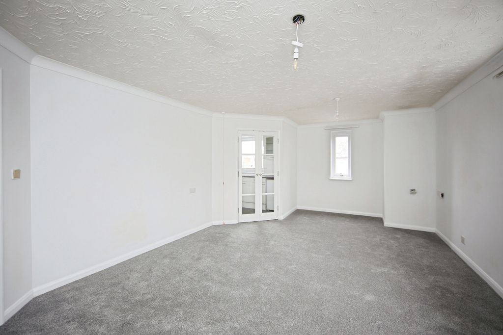 Property photo 3 of 12 Pbox-Img.Jpg