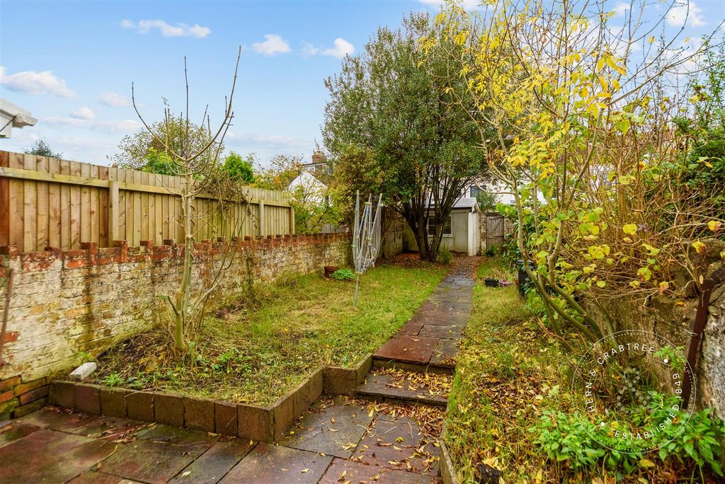 Property photo 2 of 19 Llanfair-Road-25.Jpg