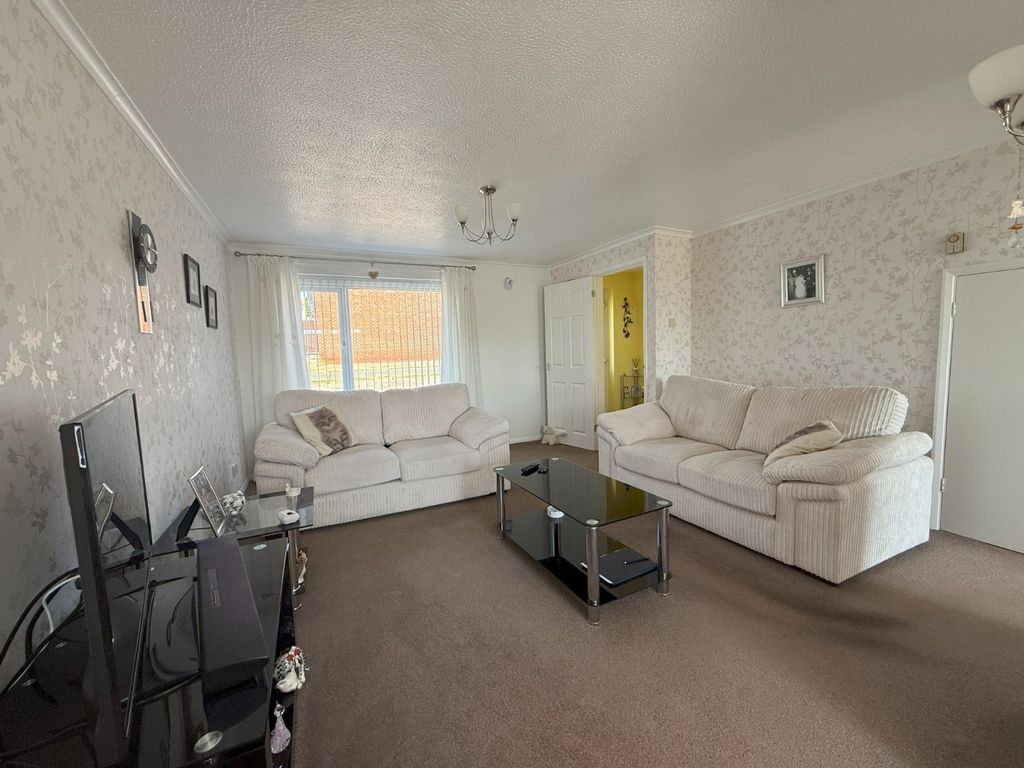 Property photo 2 of 10 Living Room