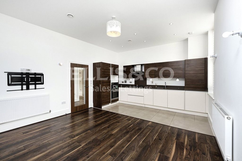 Property photo 1 of 12 Picture No. 16