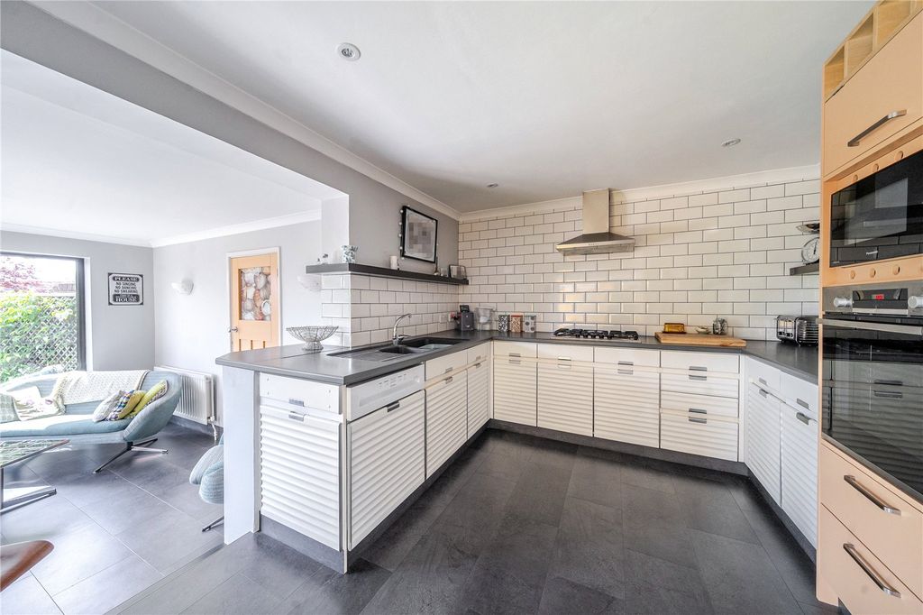 Property photo 3 of 33 Picture No. 50