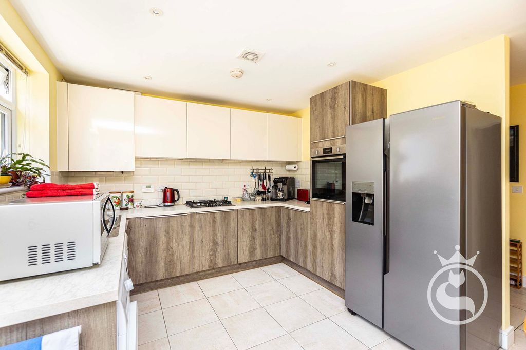 Property photo 2 of 17