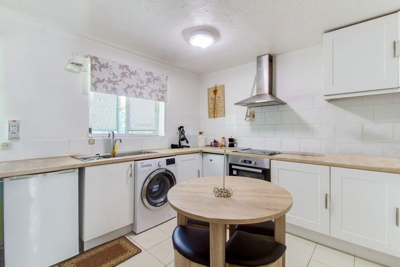 Property photo 3 of 12 4685845