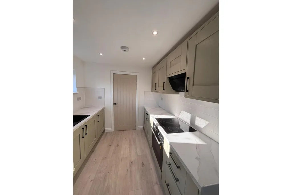 House in Sheffield, Lowfield, Highfield - View 6