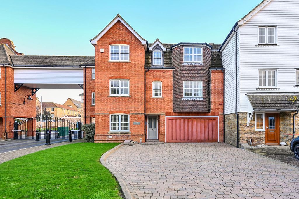 Property photo 1 of 29