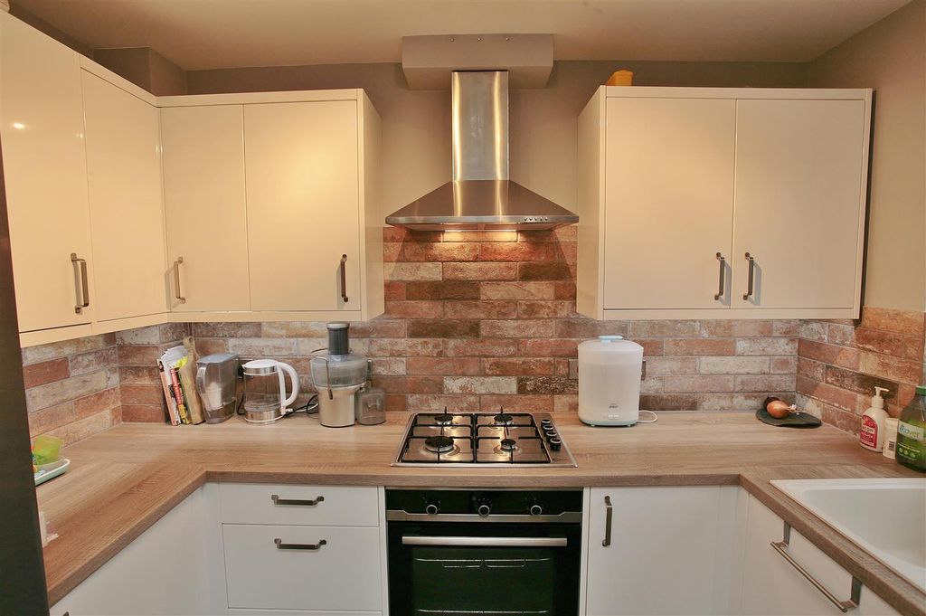 Property photo 3 of 9