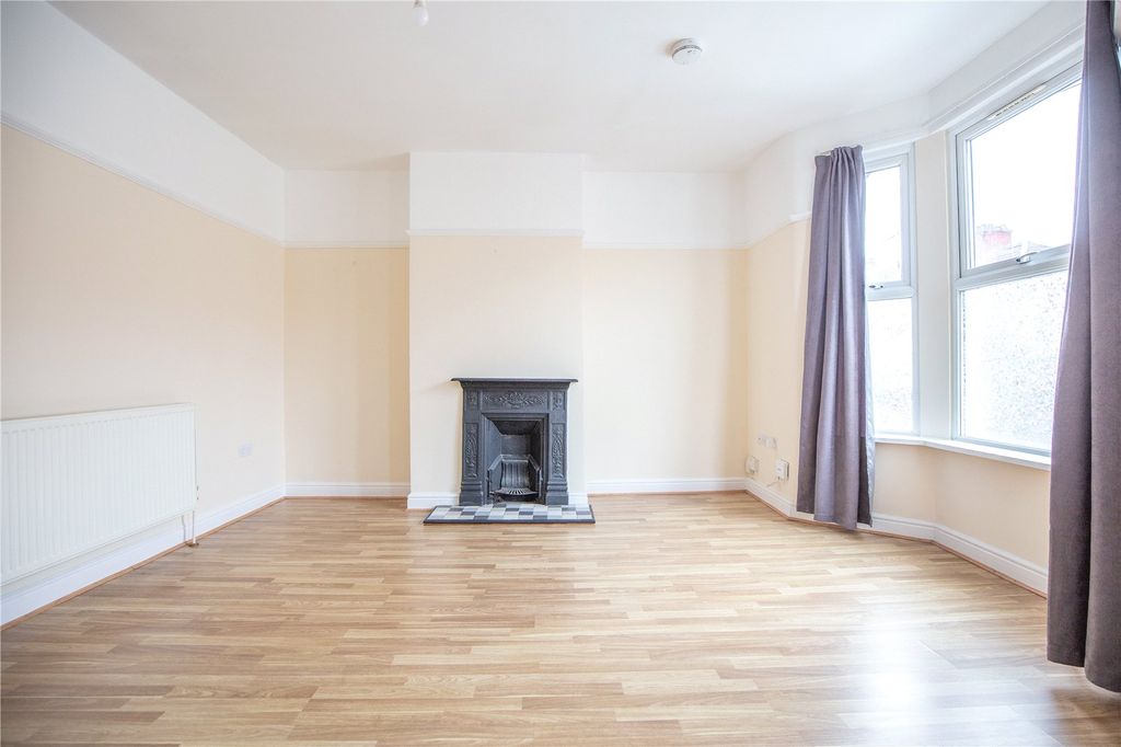 Property photo 3 of 16 Picture No. 04