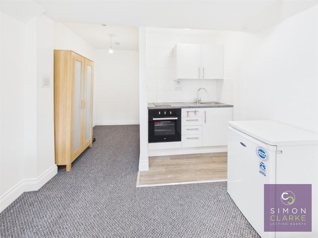 Property photo 3 of 4 Cam05425G0-Pr0139-Still007.Jpg
