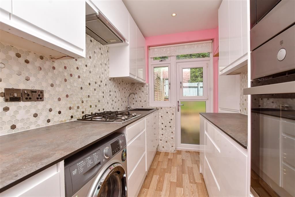 Property photo 2 of 14 Kitchen
