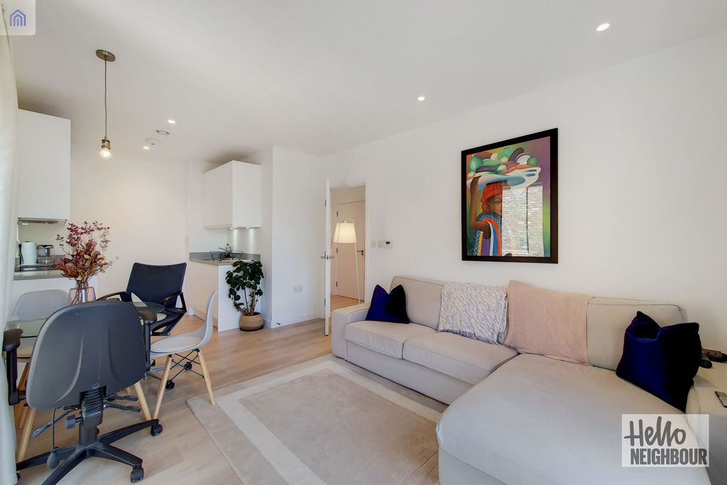 Property photo 3 of 11 Photo 2