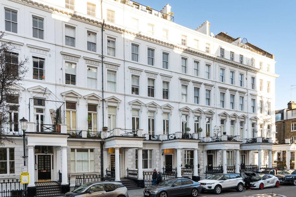 Property photo 2 of 8