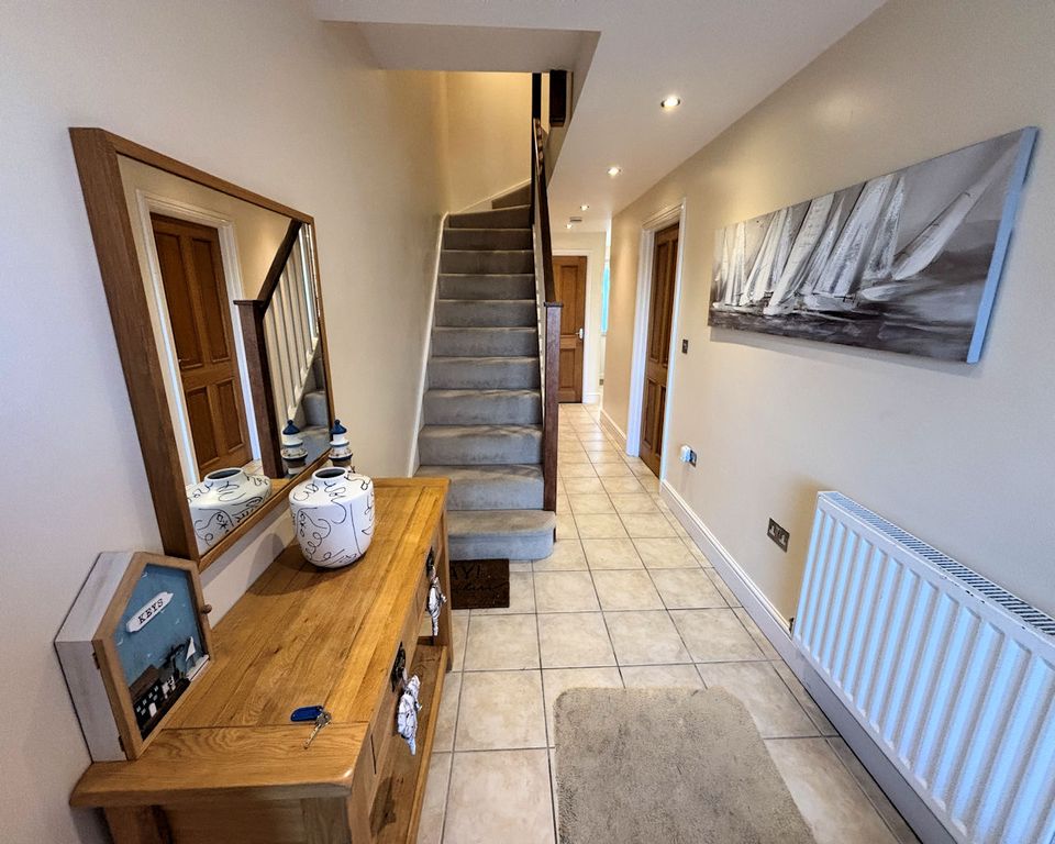 Property photo 2 of 40