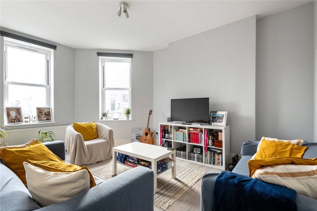 Property photo 1 of 8 Picture No. 21