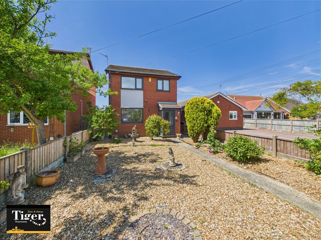 Property photo 1 of 24 Cam03440G0-Pr0324-Still034
