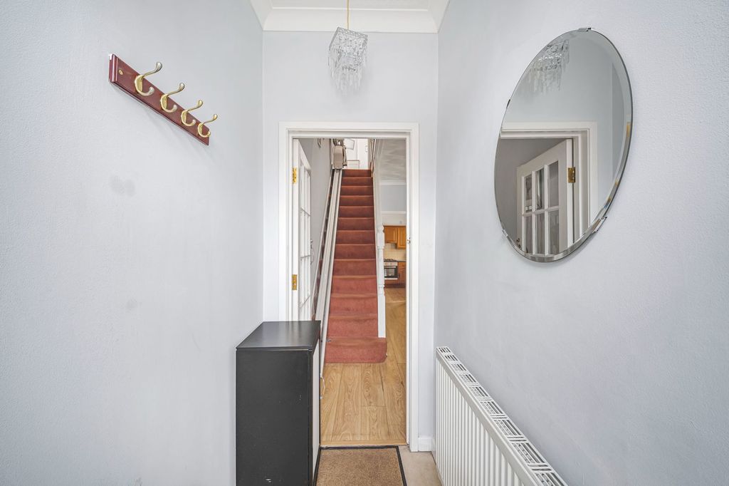 Property photo 3 of 27