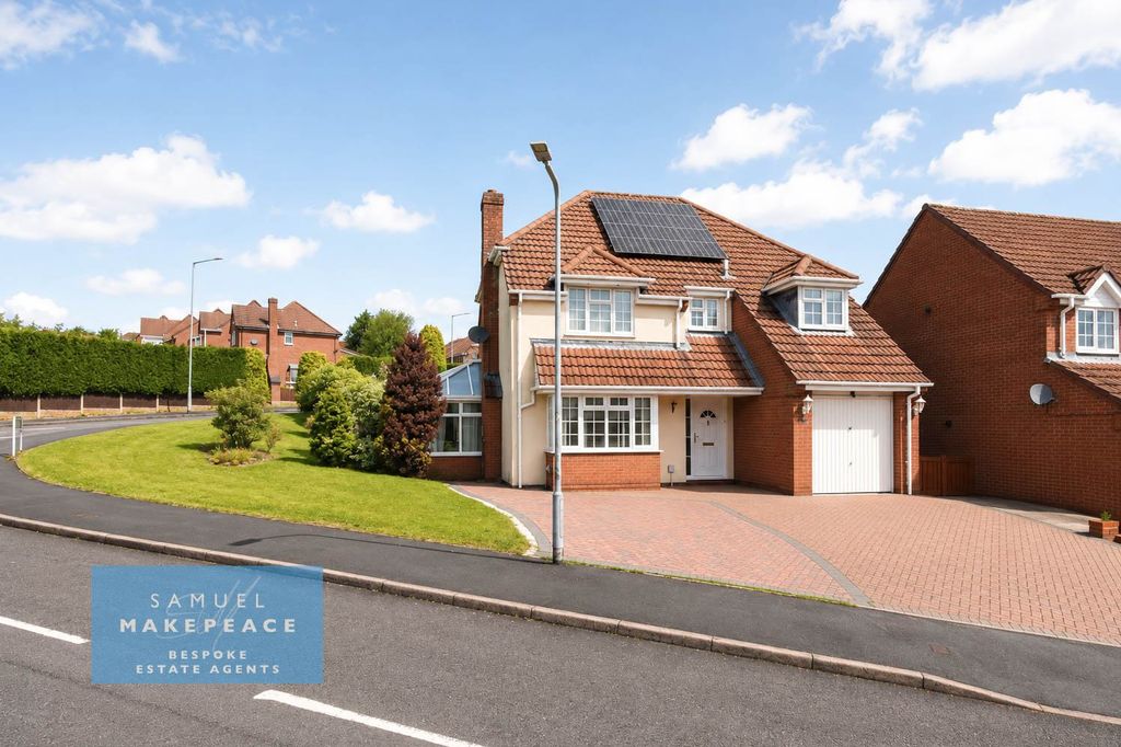 Property photo 1 of 23 Stunning Four Bedroom Detached Property With Gorgeous Interiors
