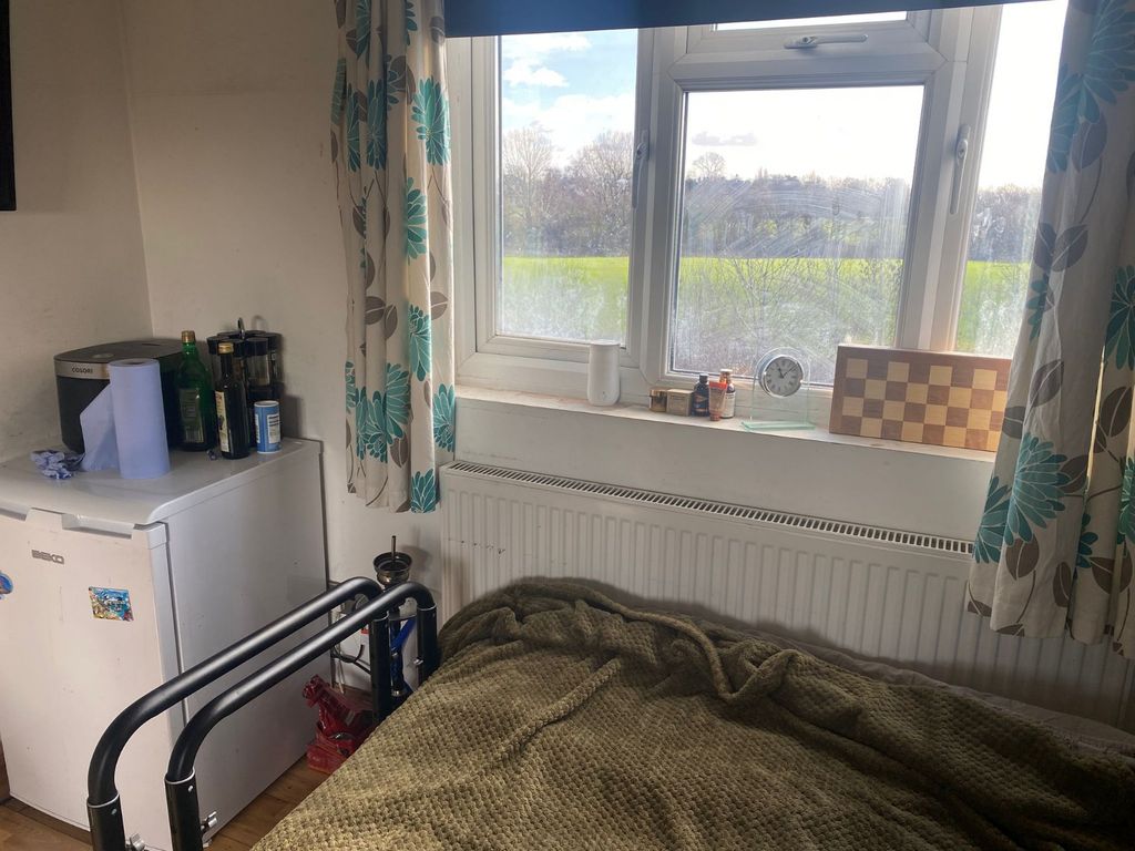 Property photo 3 of 3