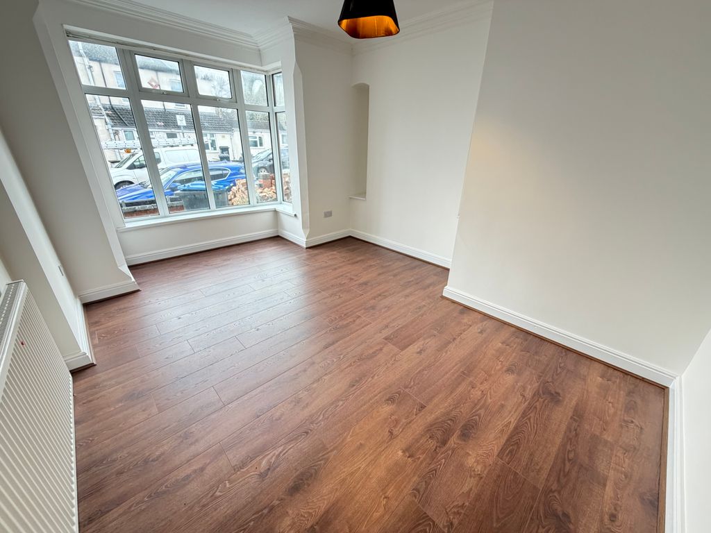 Property photo 2 of 8 Image